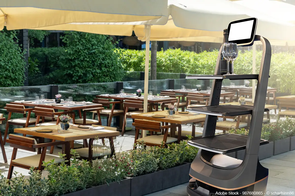 Kellner Roboter: Was sie leisten, was sie kosten und wann sie sich rechnen